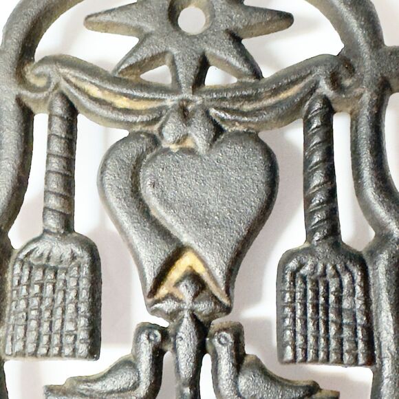 Vintage Black Cast Iron Footed Trivets Lot of 4 Wall Decor Farmhouse Rustic - Picture 5 of 16